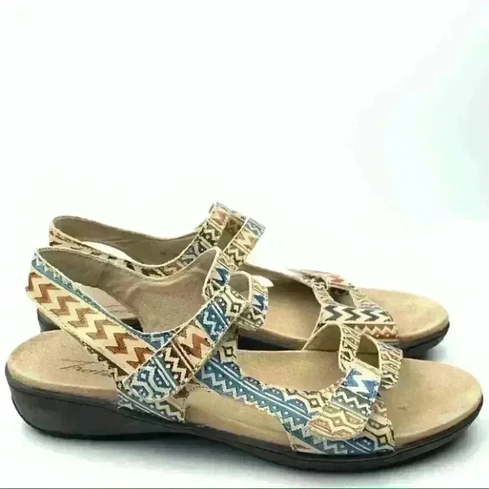 Trotters Sandals size 7 multicolored southwestern